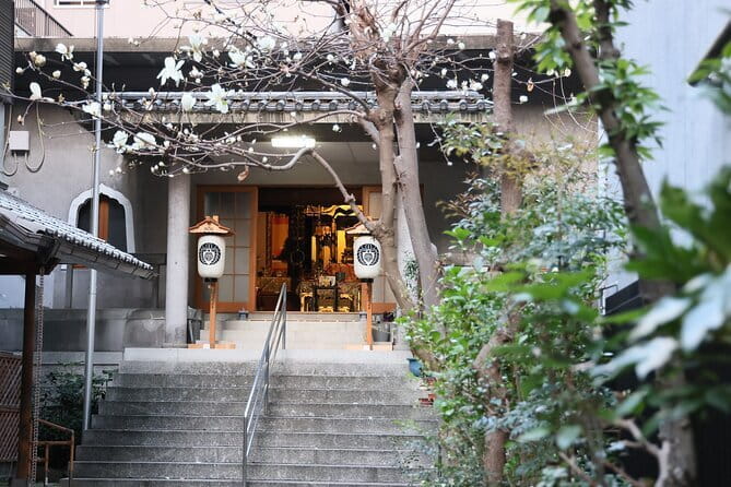 Osaka:Bamboo Healing Massage at the Temple <90-min> - Osaka temple calm, starting at the right door