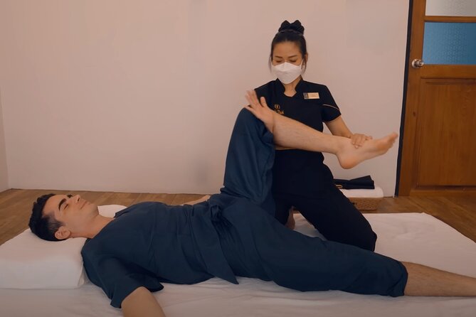 Private Thai Warrior Massage Experience - The 1-hour 30-minute flow: story, prep, then hands-on work