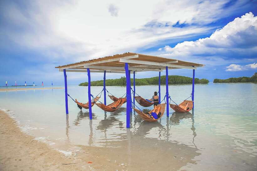 Puerto Princesa: Honda Bay Island Hopping & Optional Massage - Luli Island sandbar: why the beach appears and disappears