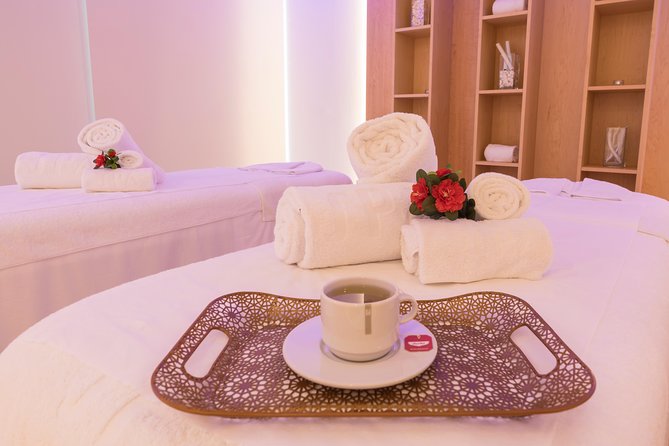 Romantic couple massage + SPA entry and private jacuzzi with cava - Key highlights at a glance