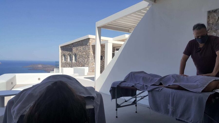 Santorini: Mobile Couples Massage at Your Private Villa - What a mobile couples massage changes in Santorini