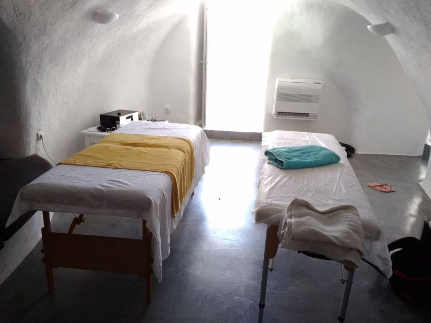 Santorini: Mobile Couples Massage at Your Private Villa - Where the massage can happen: villas and houses only