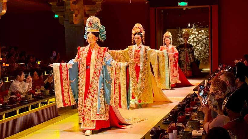 Shanghai Guided Royal Banquet Photo (Incl) with Massage Opt - Dressing Up in Court Costume: Makeup, Dynasties, and Better Photos