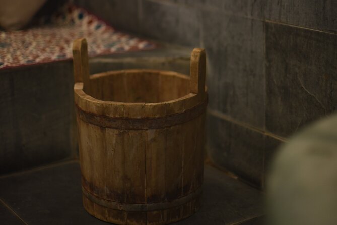 SPA Day at Beautiful Riad Massage & Hamam with Jacuzzi Access - The 1-Hour Massage: Hands-On Relaxation After Heat