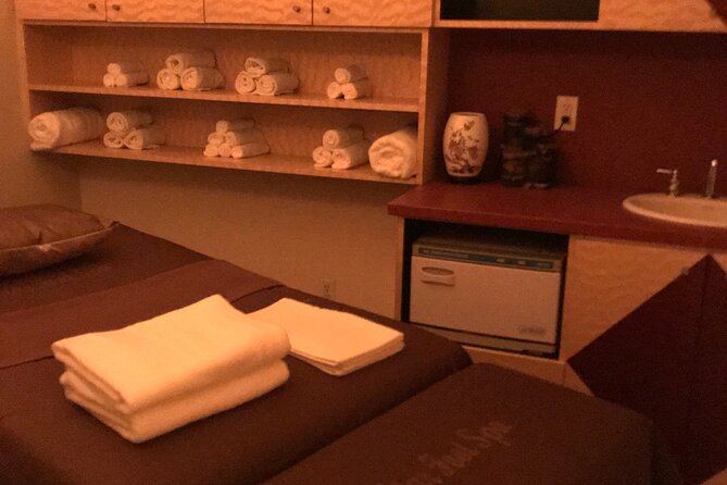 Spa Service: Hot Stone Body Massage with Private Sauna - A 90-Minute Reset at Star Spa on Durango Drive