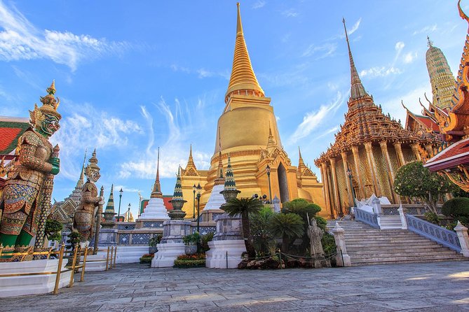 The Grand Palace, Wat Phra Kaew, Wat Pho Tour with Massage option - Bangkok’s “big three” temples, packed into 3–4 hours