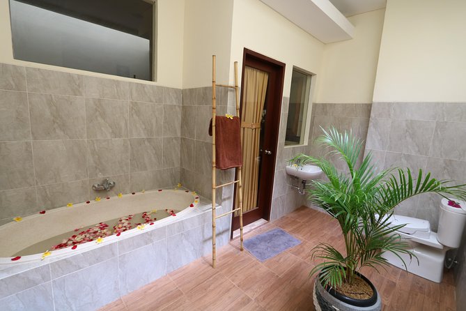 Traditional Bali Massage 90 minutes at Nusa Dua Bali - Choosing Massage Oil (or Skipping It): Comfort Matters More Than You Think