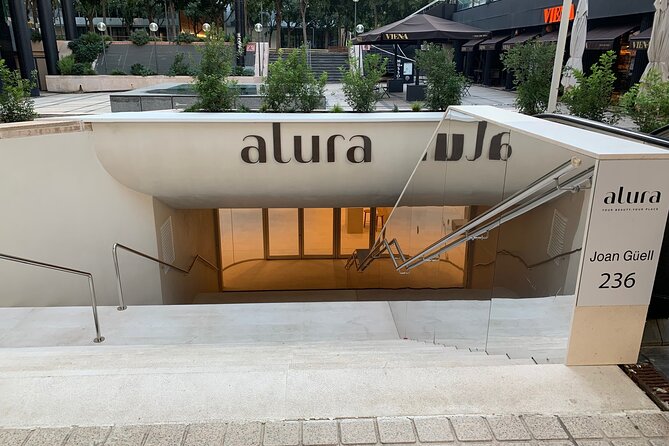 Traditional Thai Massage 60 min at THAI MASSAGE ALURA - The therapists and the vibe: clean rooms, good pressure, and attentive care