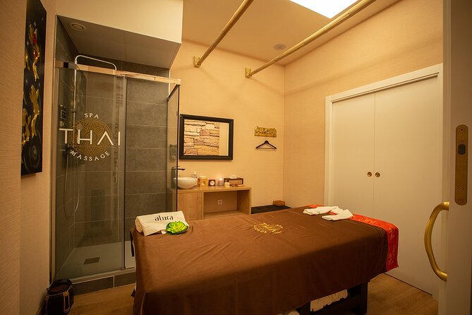 Traditional Thai Massage 60 min at THAI MASSAGE ALURA - Private session benefits: what it means when it’s just your group