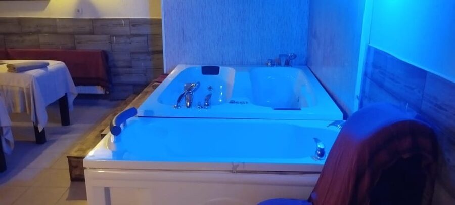 Turkish Bath and Aloevera Massage Dr. Fish with Transfers. - Sauna, Salt Room, Shock Pool, Steam Room, Hamam: The Heat-and-Reset Loop