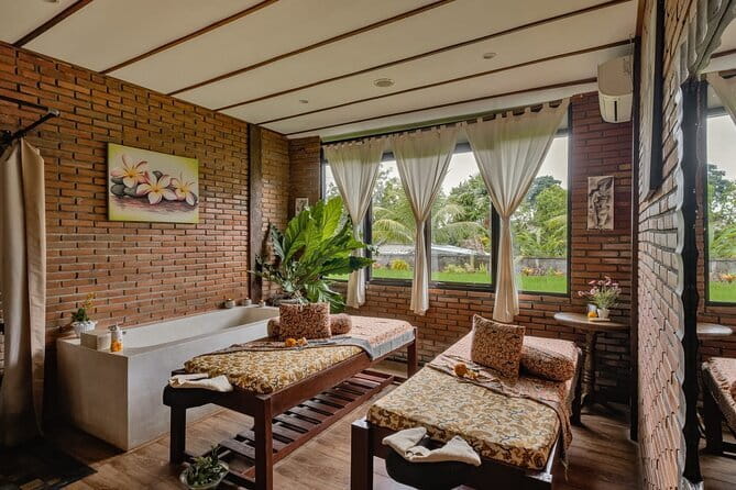 Ubud Balinese Massage Scrub And Flower Bath Experience - The Massage With Essential Oils and Floral Lotion