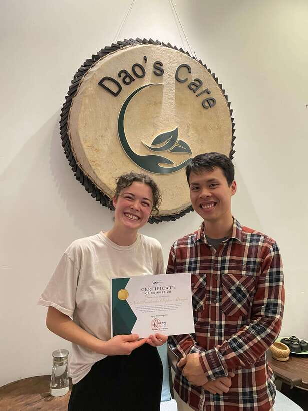 Vietnamese deep tissue neck and shoulder massage class - A Calm Classroom in Dong Bac That Actually Feels Like a Treatment
