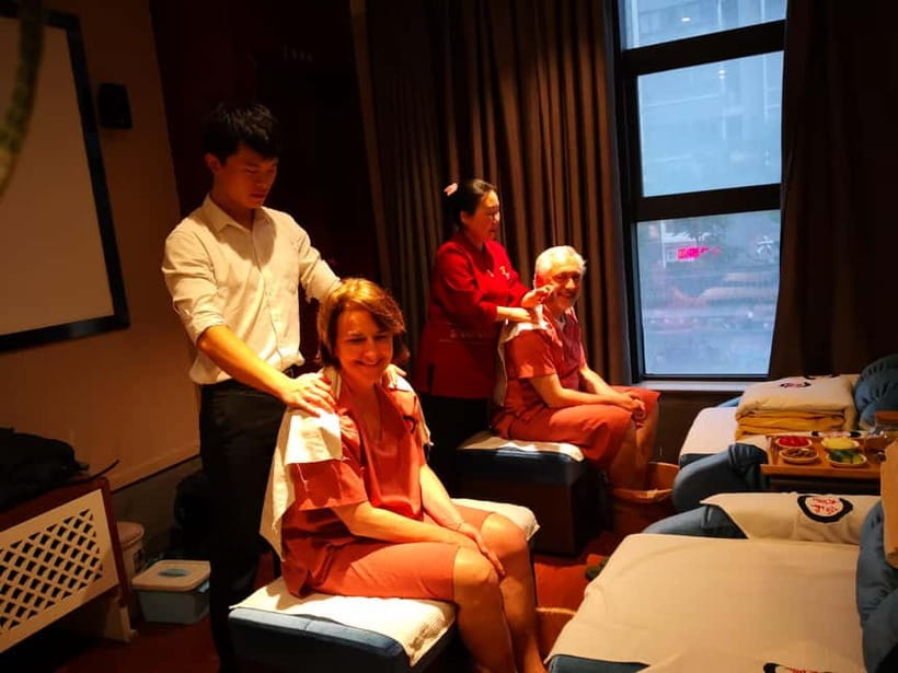 Xi'an: Traditional Chinese Massage or Spa with Meal - Location and Arrival: Finding 合和大唐足道 Near the City Wall