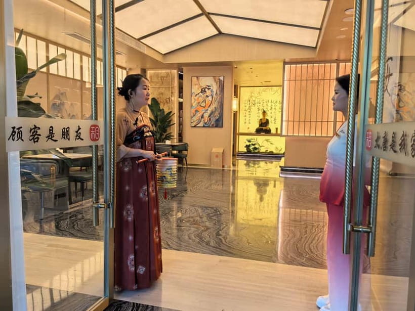 Xi'an: Traditional Chinese Massage or Spa with Meal - Option 2 Details: The 60-Min Combo for Legs and Neck Relief